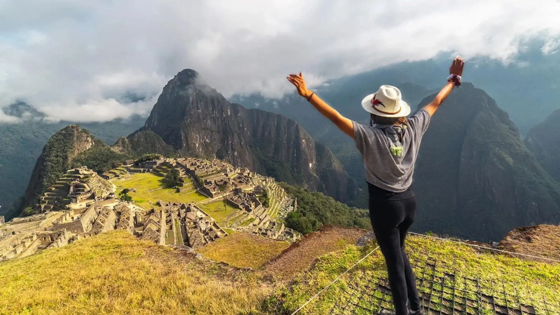 MACHU PICCHU TOUR BY CAR 2D – 1N